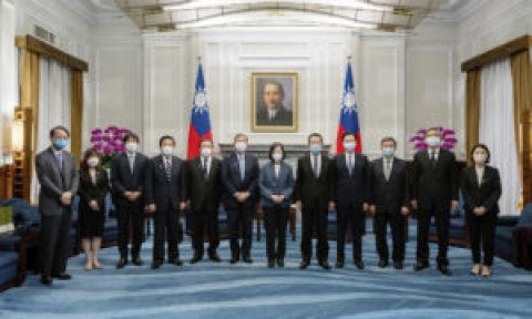 Japan Discusses Preparations for Conflict in a Rare Visit to Taiwan