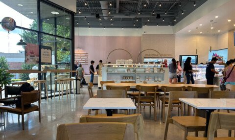 Unique New Tous Les Jours Bakery Celebrates Grand Opening
