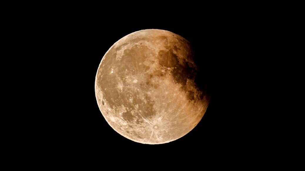 ‘Blood moon’ captured in photos across the world