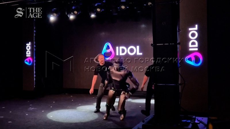 Russian humanoid robot collapses face first during showcase