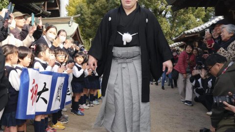 Ukrainian sumo wrestler Aonishiki nears the pinnacle of Japan's national sport