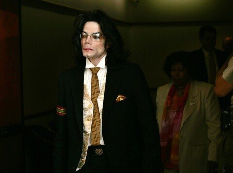 Michael Jacksonâs former PR âabsolutely believesâ singer was gu!lty of child @buse after finding magazine