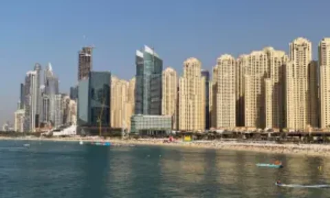 Dubai property sector shows early signs of weakness