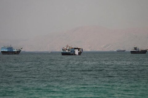 Oil holds decline as Iran waiver signals peace talks progress