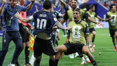 Watch: Late goal by Martínez clinches dramatic 2-1 Argentina semi-final win over England