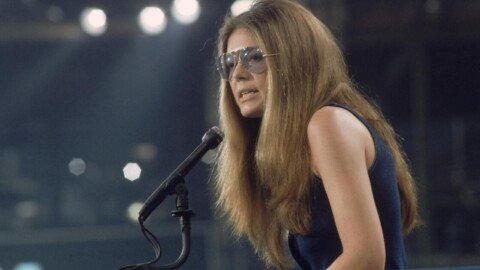 Gloria Steinem, charismatic feminist and co-founder of Ms. Magazine, dies at 92
